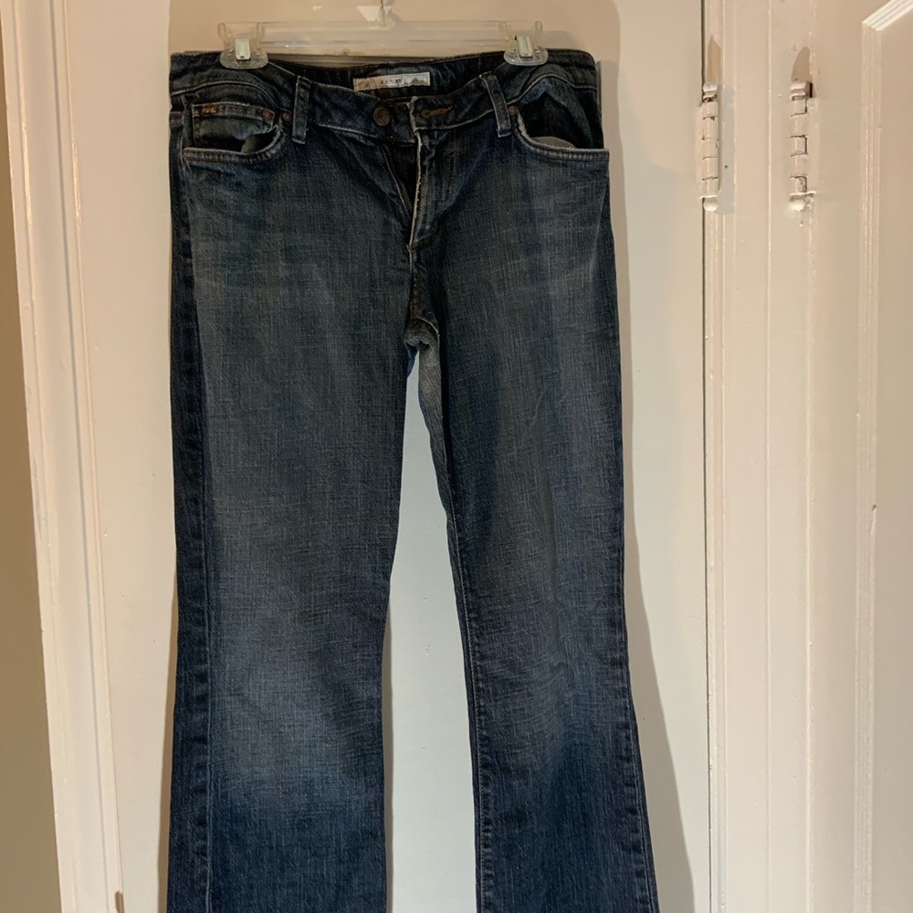 Women’s dark stretch denim bootleg jean
